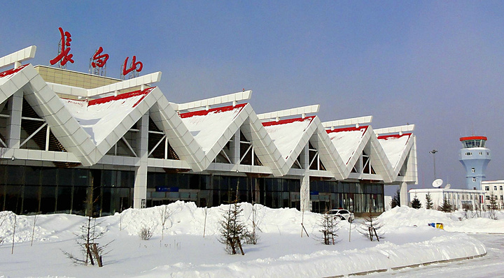 大约10点到达长白山机场