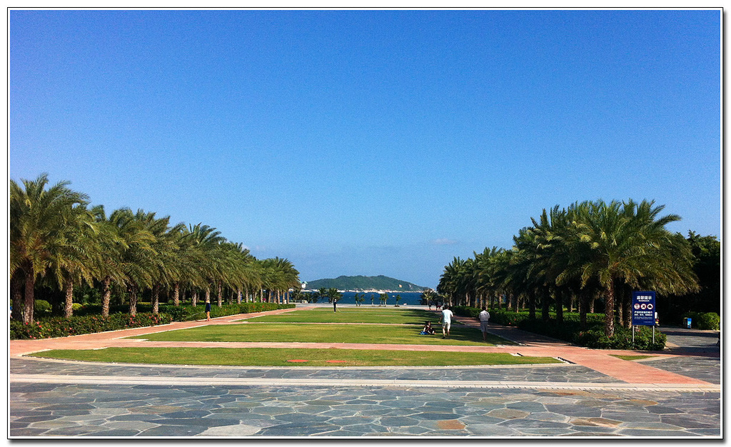 下午沿着海边先看了海棠广场.