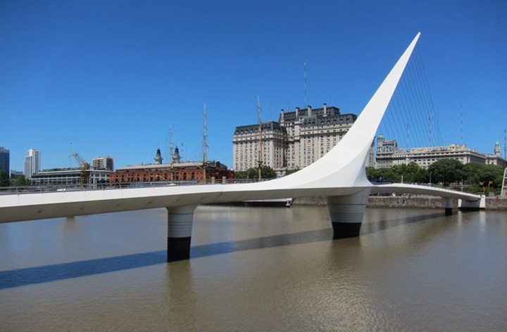 "如果说Buenos Aires是古典与现代的完美结合，那么女人桥Puerto Madero就是..._马德罗港区"的评论图片