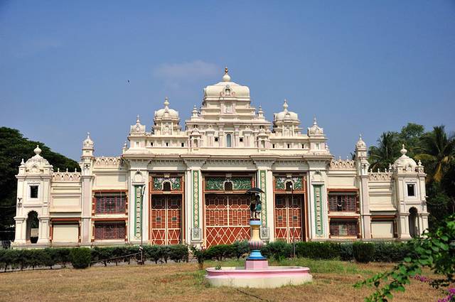 迈索尔是一座庄严,神秘,迷人的城市.