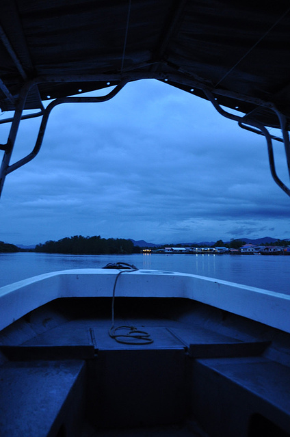 这次夜游萤河,是整场旅行中最梦幻的部分!