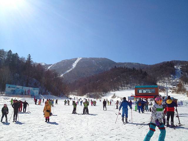 亚布力新体委滑雪场