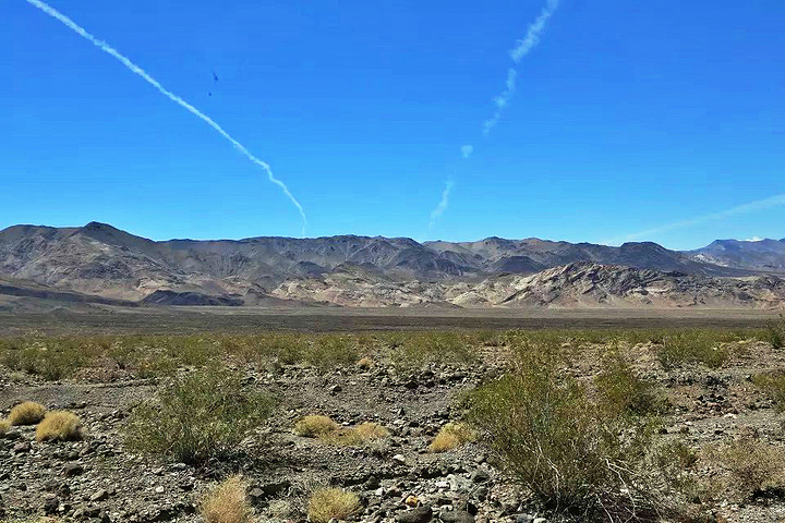 "游览死亡谷的最佳季节无疑是春天，每年二月至四月是这里的旅游旺季，也是欣赏野花盛开的最好时候，..._死亡谷国家公园"的评论图片