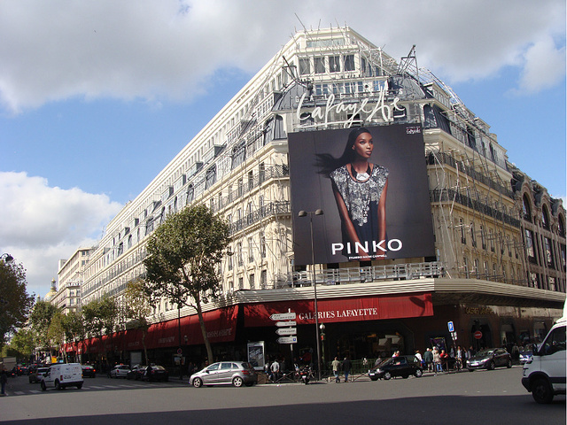 galerieslafayettehaussmann巴黎老佛爷百货是法国最为顶级的百货公司