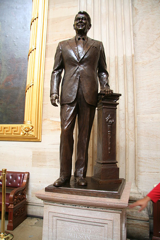 2017国会可以免费入内参观,通过安检后进入大