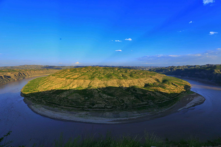 完工,不晓得为什么这个城楼顶上是最佳拍摄位置来自游记黄河之太极湾