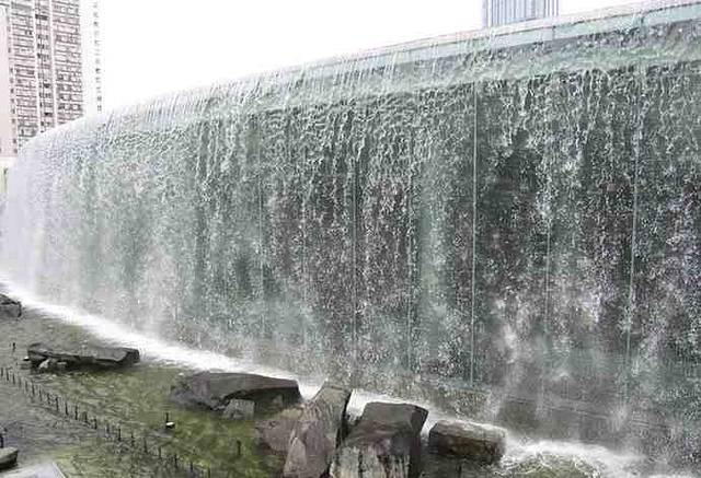 广州东站广场水景瀑布