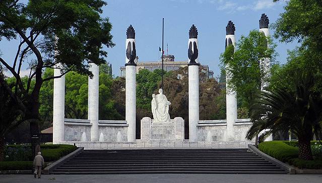 青年英雄纪念碑