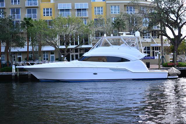 劳德代尔堡河滨大道