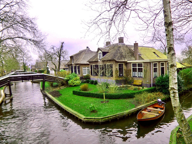 羊角村商业气息已经非常足了～来的基本都是中国人和棒子_羊角村&quot