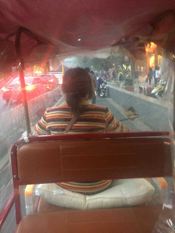 2017后海各种酒吧驻唱歌手烘托整条街_南锣鼓