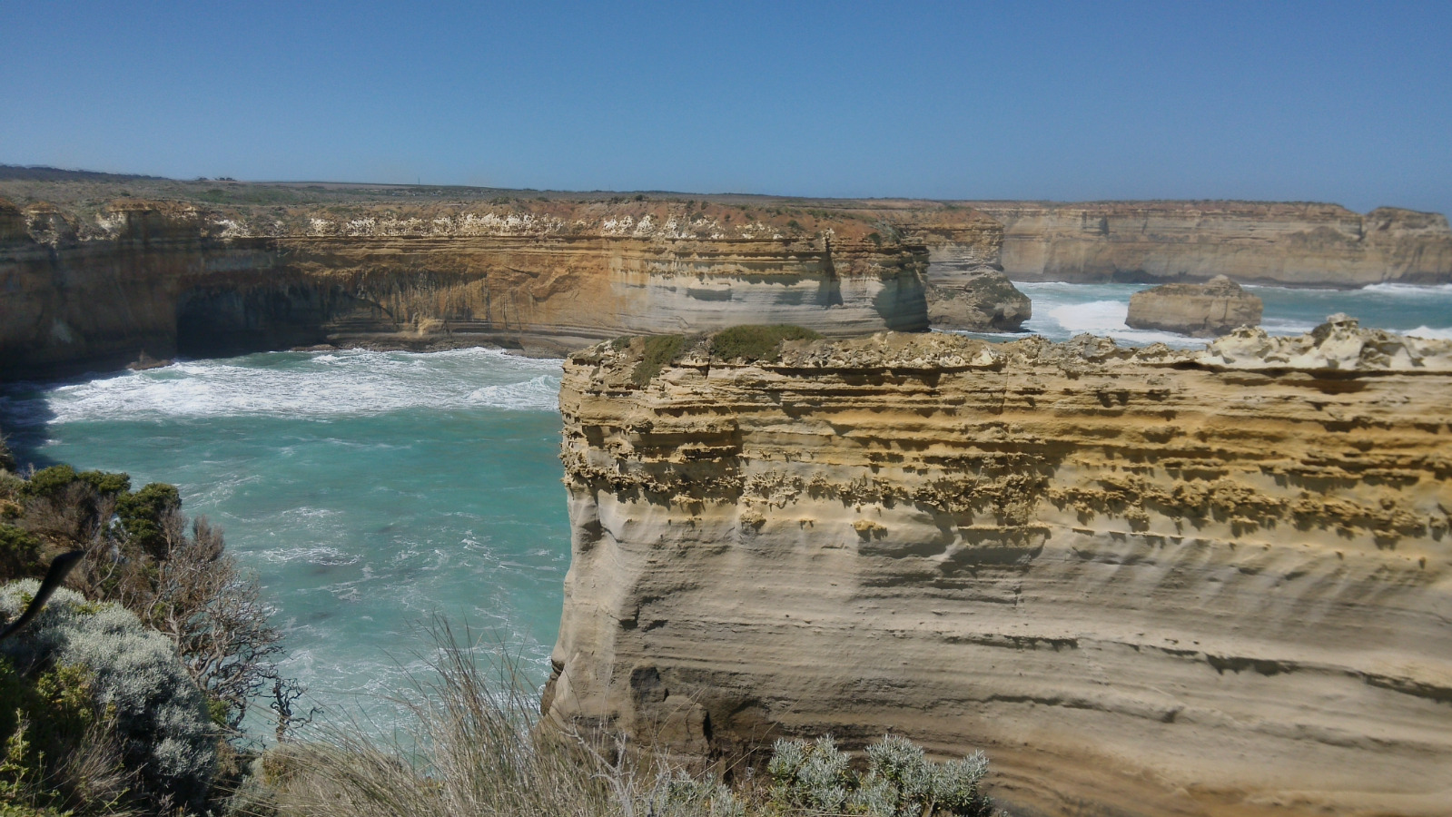 海风海水和海浪造就了这些美丽且不可思议的岩石形状