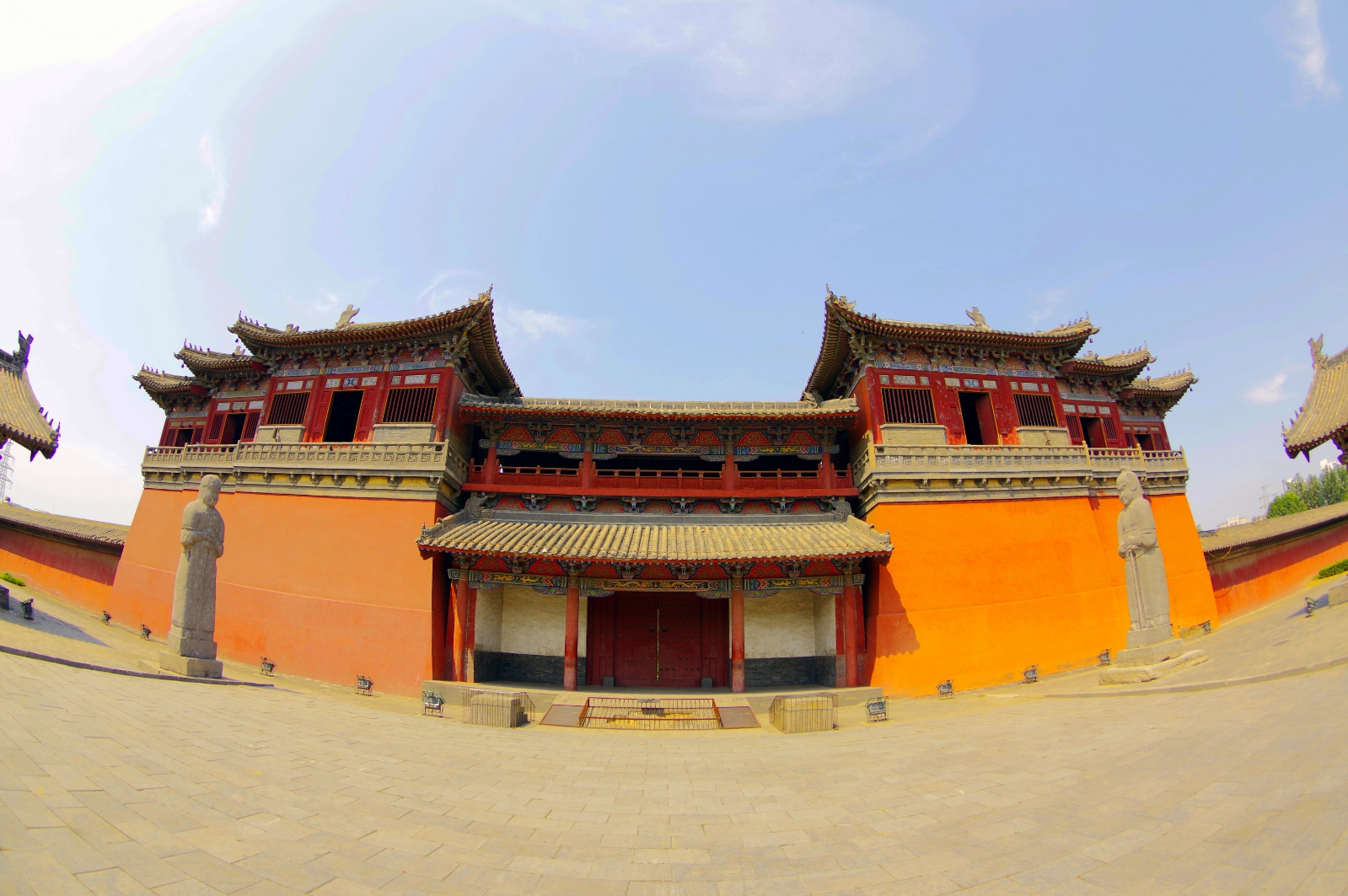 【建议游览时间】由于位于市区,四季都适合游览,建议