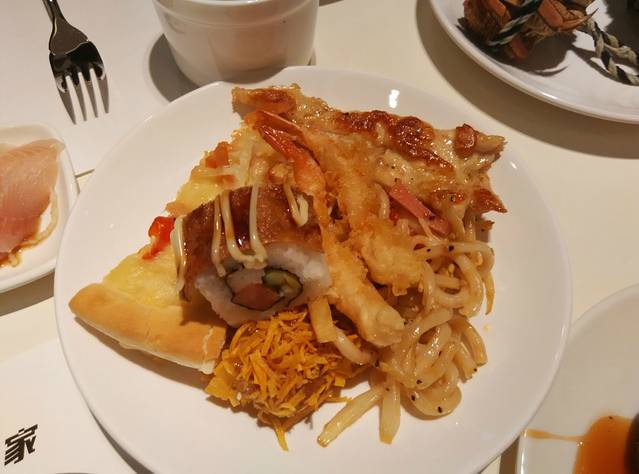 萝卜家机器人海鲜自助餐厅 