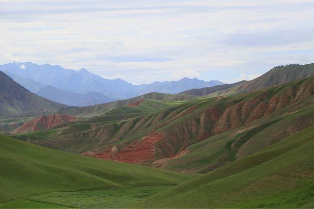 乌鲁木齐101省道丹霞地貌