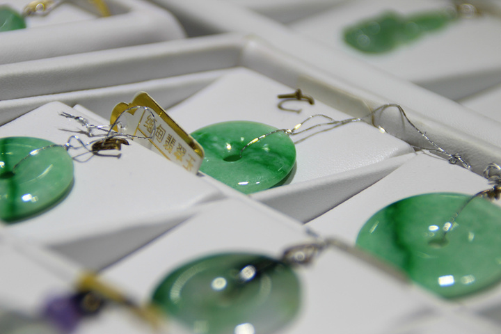 的时候不知道入口在哪里,后来问了个看起来英