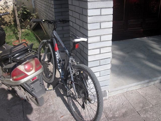 来之前看了凤凰卫视的《七十年的远征》,很震