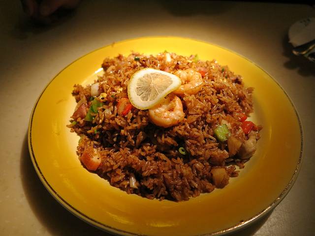 半秋山西餐厅(十堰人民商场店)