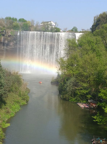 信用胜过有名气。网上订票确实比线下便宜,.