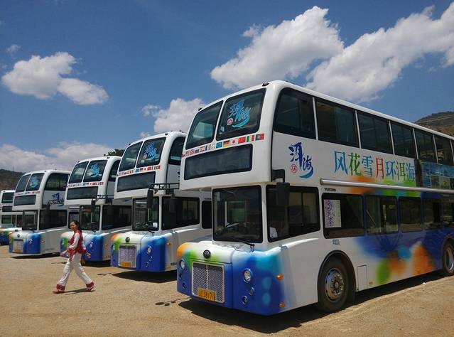 环洱海双层观光车