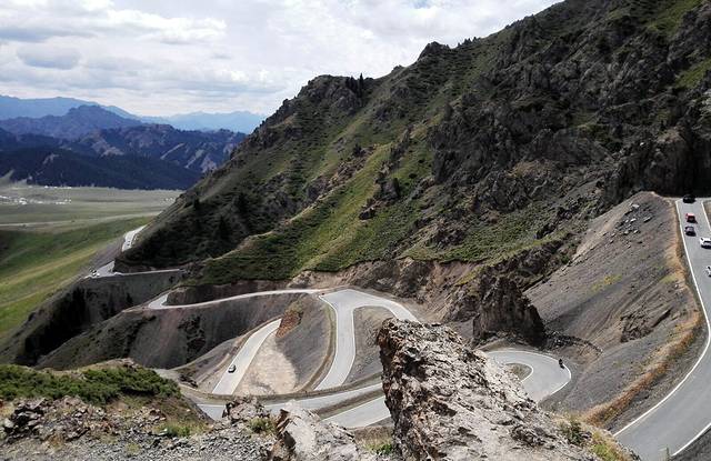 乌鲁木齐天山大峡谷