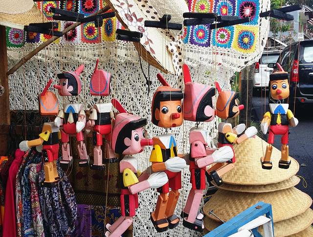 德格拉朗梯田街边市场