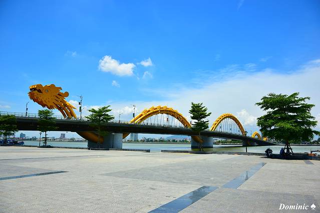 这是龙桥,太长了,镜头根本装不下~~.