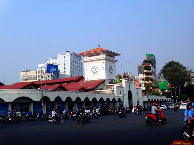 来一张昨晚没拍到的滨城市场外景