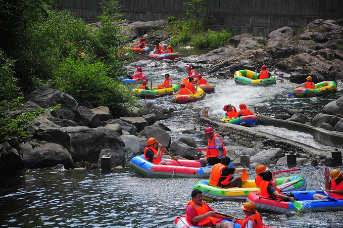 龙王山峡谷漂流图片