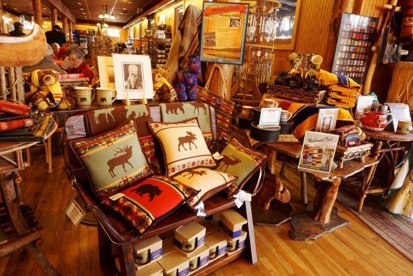 老忠实喷泉盆地商店