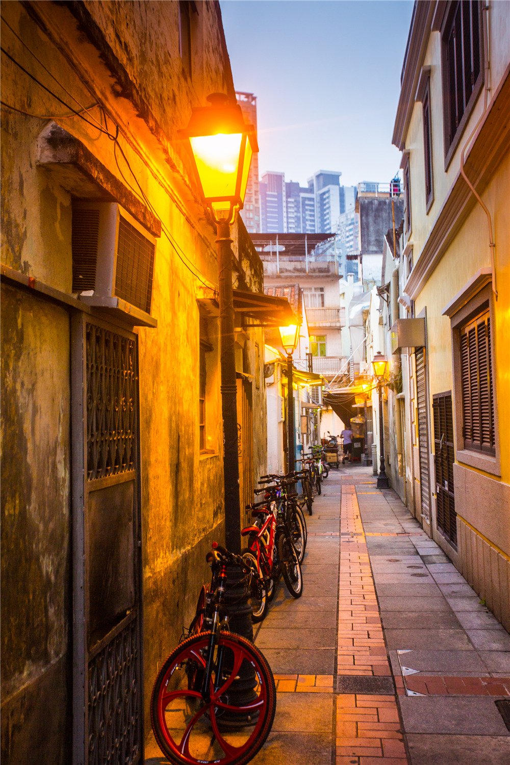 氹仔旧城区,出了官也街,开始漫游模式,随便走走,穿街过巷,已经步在记