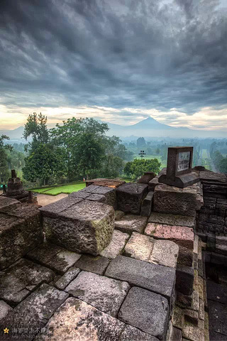 2017婆罗浮屠佛塔与中国的万里长城、埃及的