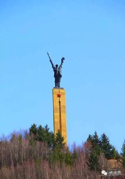 红军长征纪念碑碑园