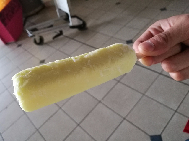 邦邦岛送我们到斗湖机场,到机场时间还早,不过