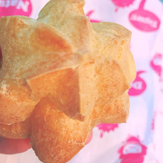 Taste Better 榴莲泡芙