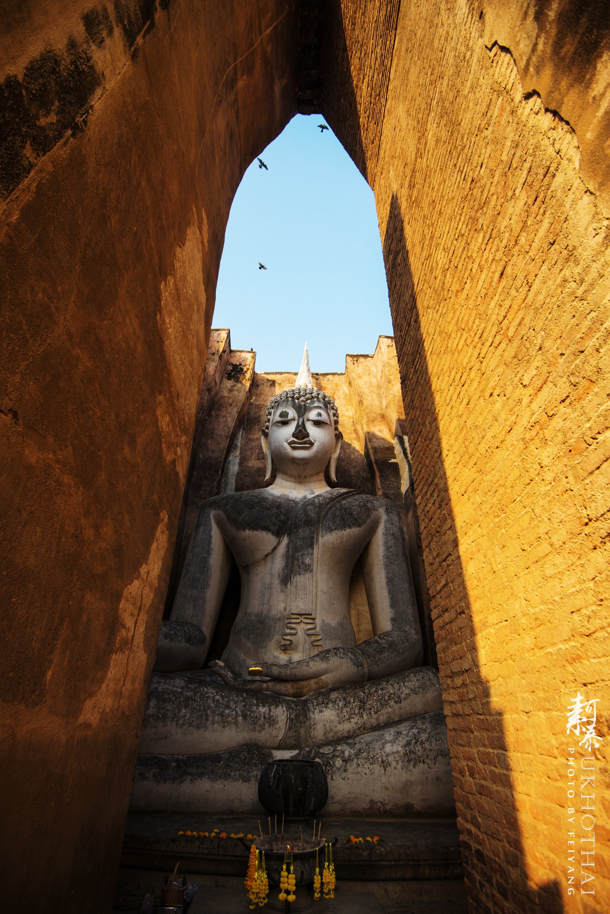 西昌寺绝对适合上午来参观因为来自东方的光线正好透过佛龛的顶部映射