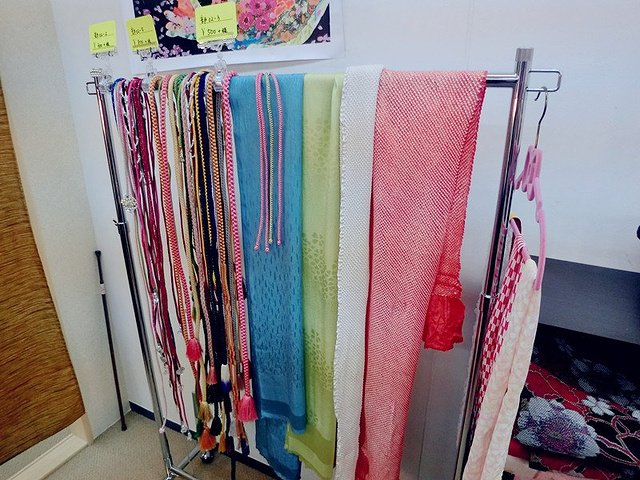 2017这里的小提示,最好把头发都盘起来哦,如果