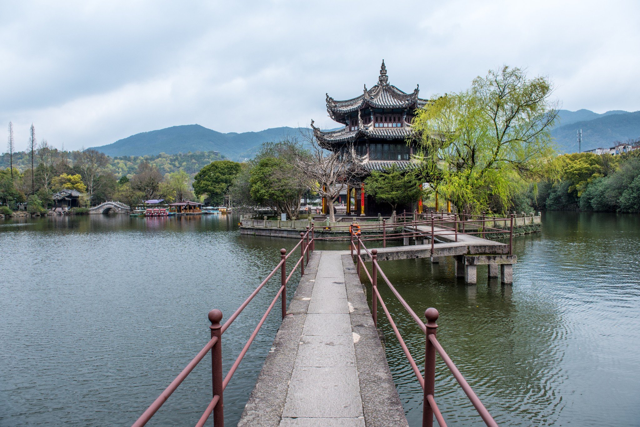 2026东湖(台州府城)游玩攻略,东南入口为依水山庄,因杜甫...【去哪儿攻略】