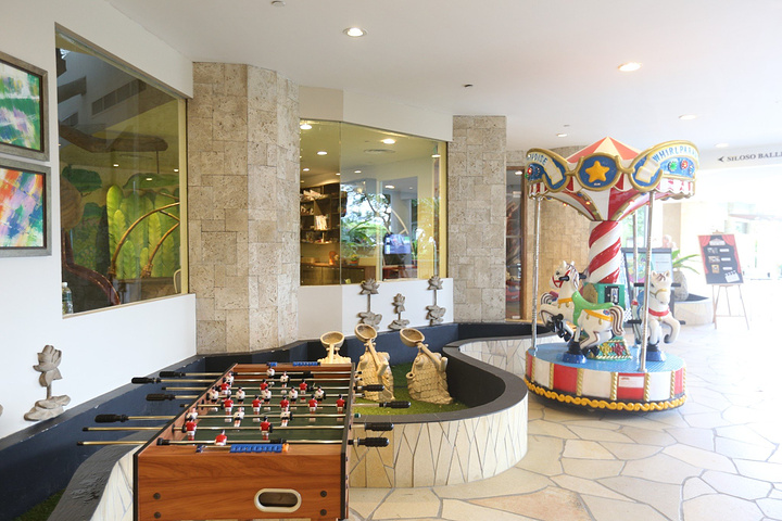 2017工作人员态度都很热情,英语不行的话他们