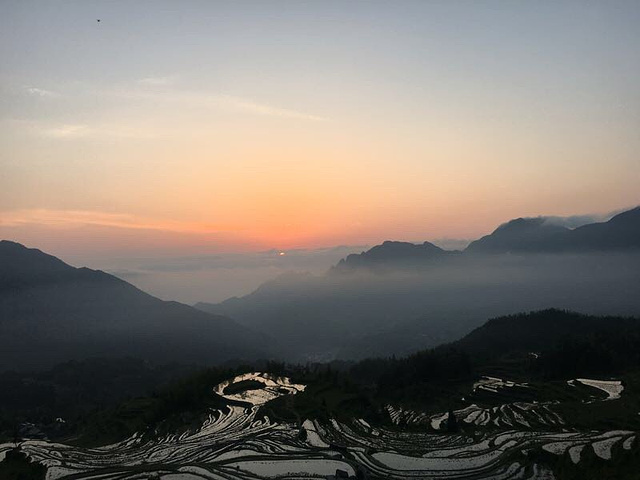 马上奔过去,这时人好多,已经没有最佳拍摄位置