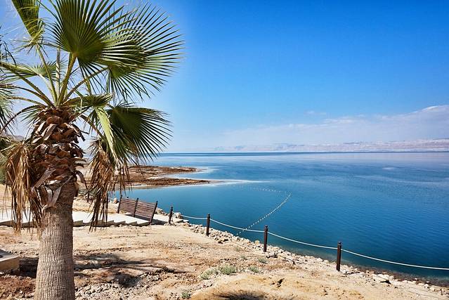 死海