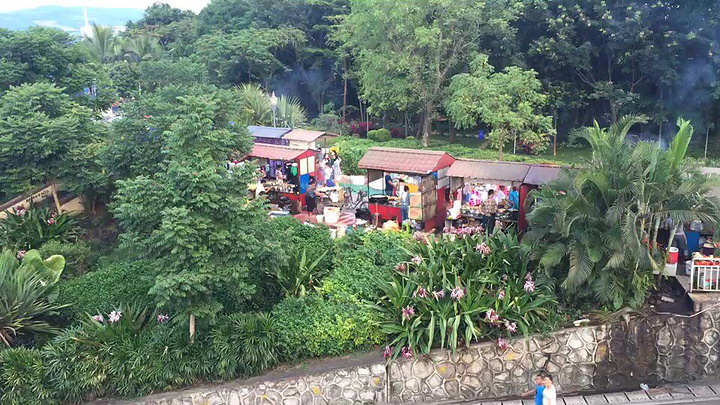 2017_江边夜市小吃街评论