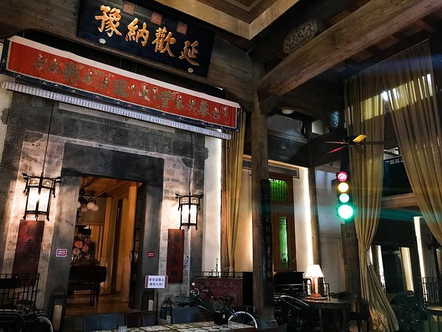 村里最有名的三姑庙求签也是非常灵验的徽派建筑拍黑白的效果也不错