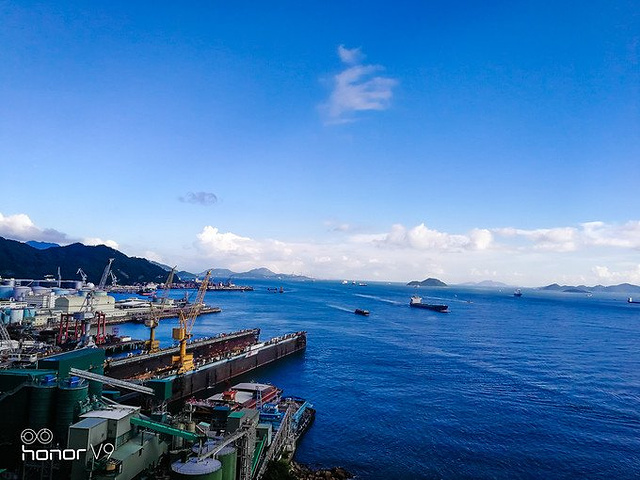 2017相对来说,意大利机场要便宜一点。巴黎戴