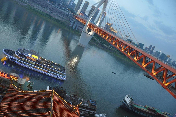 游玩心得洪崖洞对于外地游客而言一定是来重庆必去的地方相应的里面的