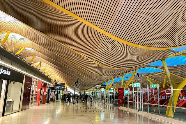 阿道弗·苏亚雷斯马德里-巴拉哈斯机场