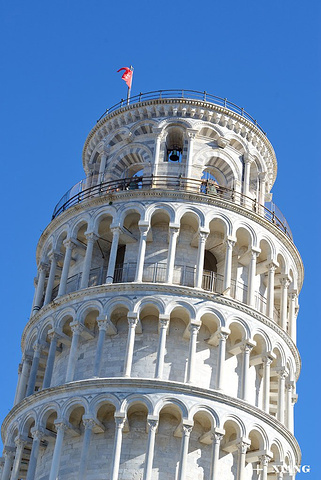 高55米的比萨斜塔leaningtower最初只是大教堂的附属钟楼从1173年开始