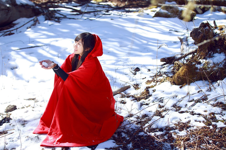 粉色系与雪景,增加浪漫气氛!谁说白色不能配雪地了.