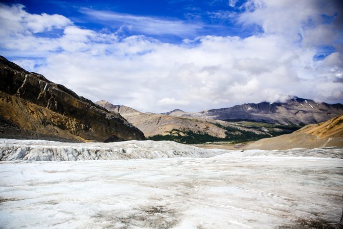 2018哥伦比亚冰原游玩攻略,由于冰河的冰层密度极高,阳.