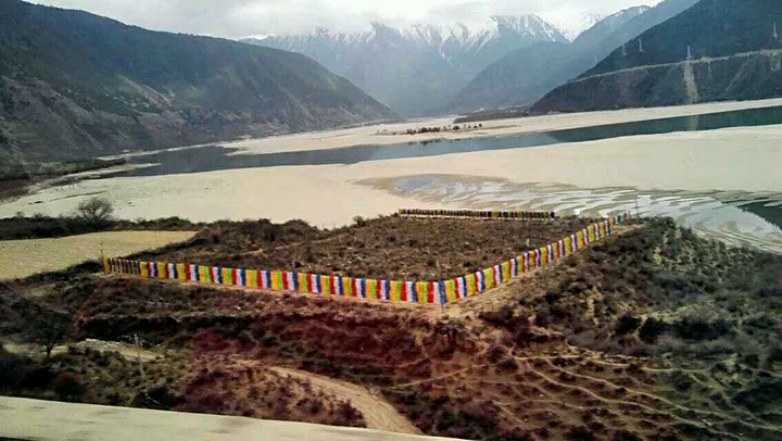 .海拔区,但是平均海拔是西藏最低的区域了,被誉